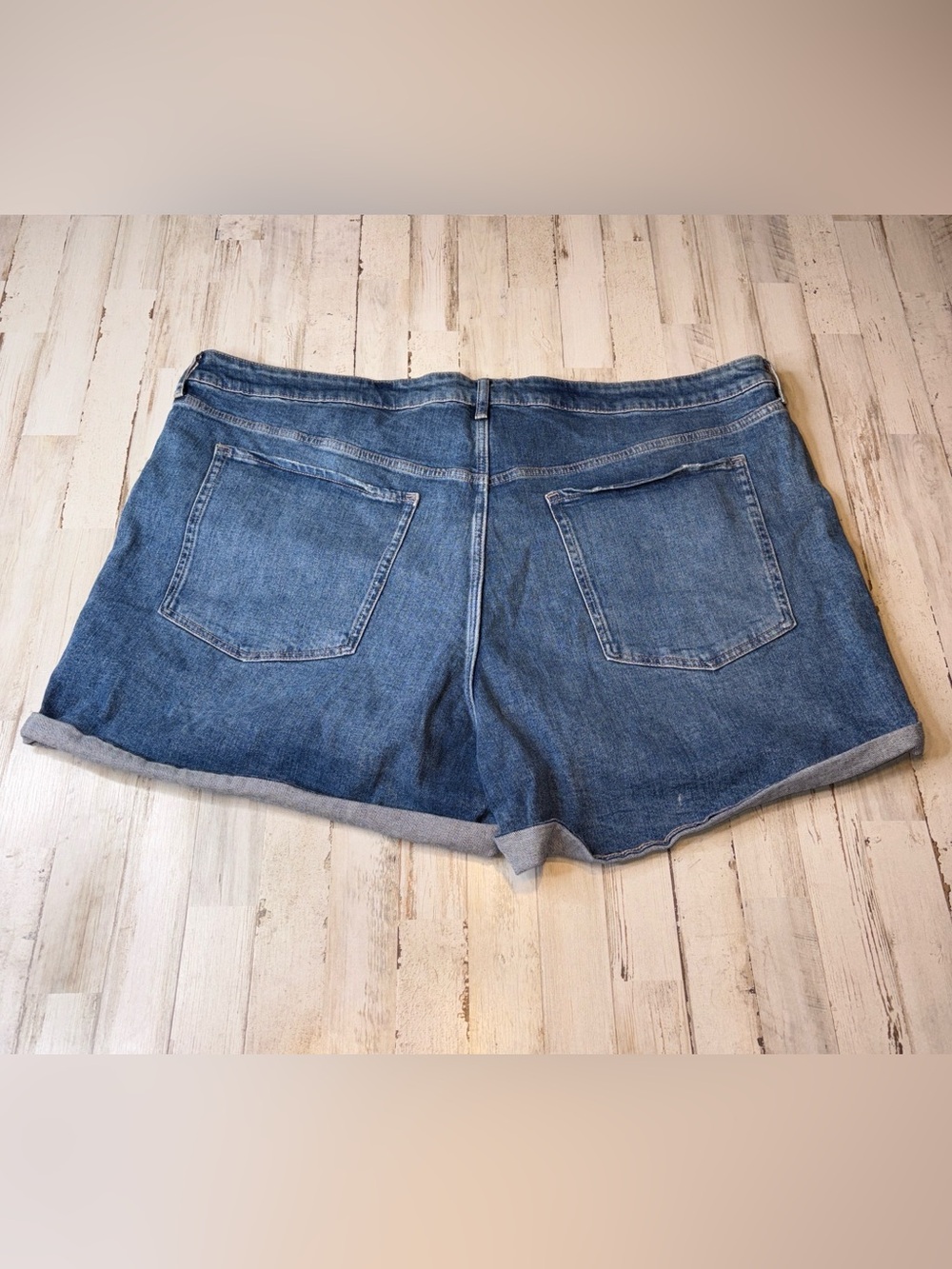 Old Navy O.G. Straight high rise Distressed Rolled-Hem Shorts plus size size 28 - Picture 10 of 14